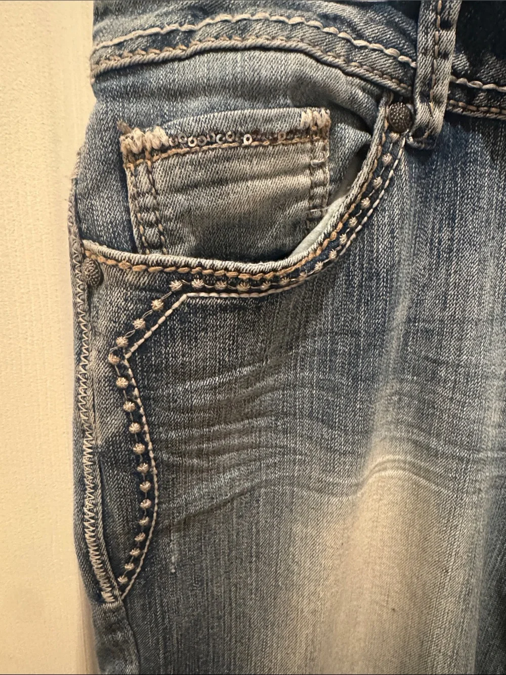 Maurice’s Straight Leg cropped Women’s Jeans in Washed Blue